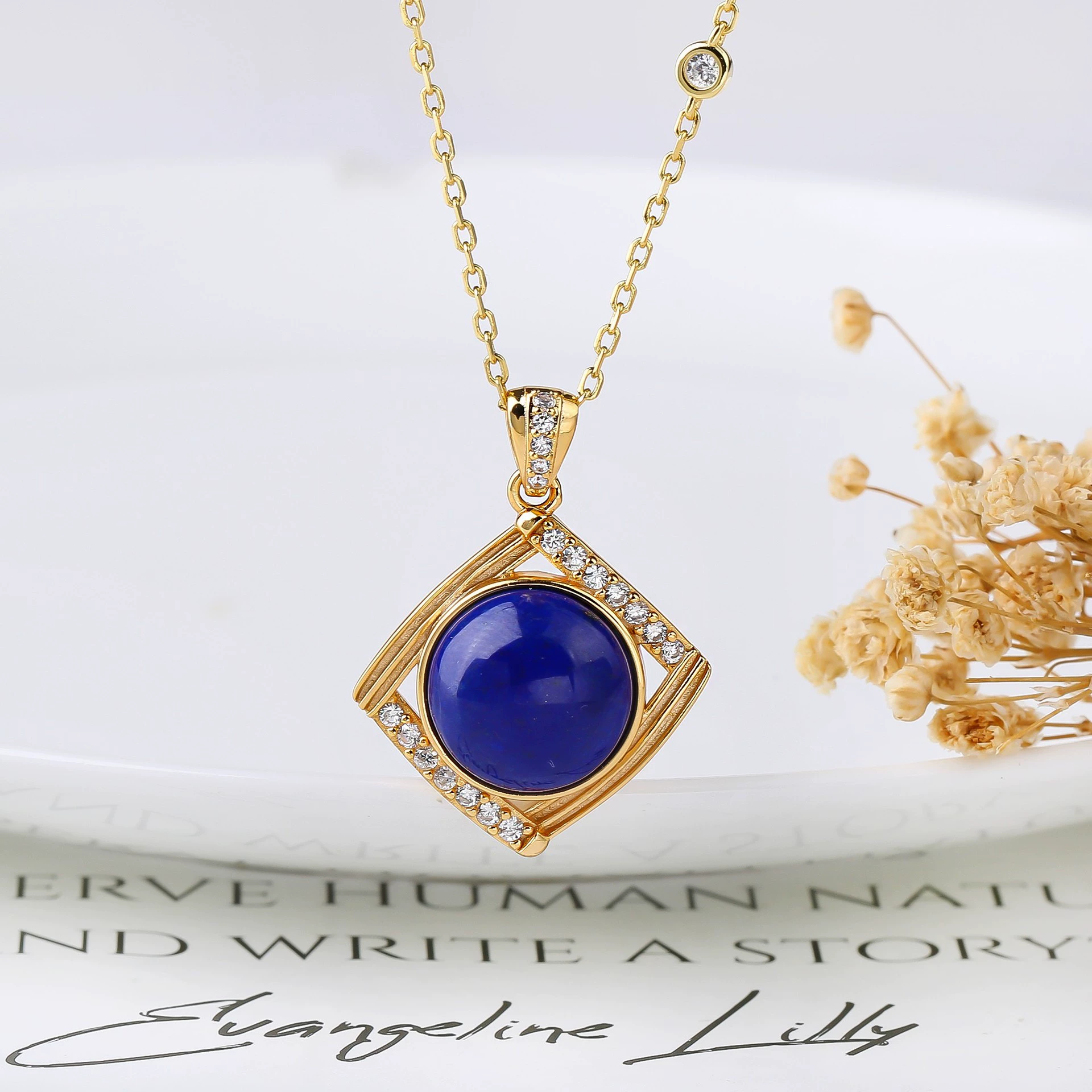 Midnight Crown Lapis Lazuli Pendant - Veilgem