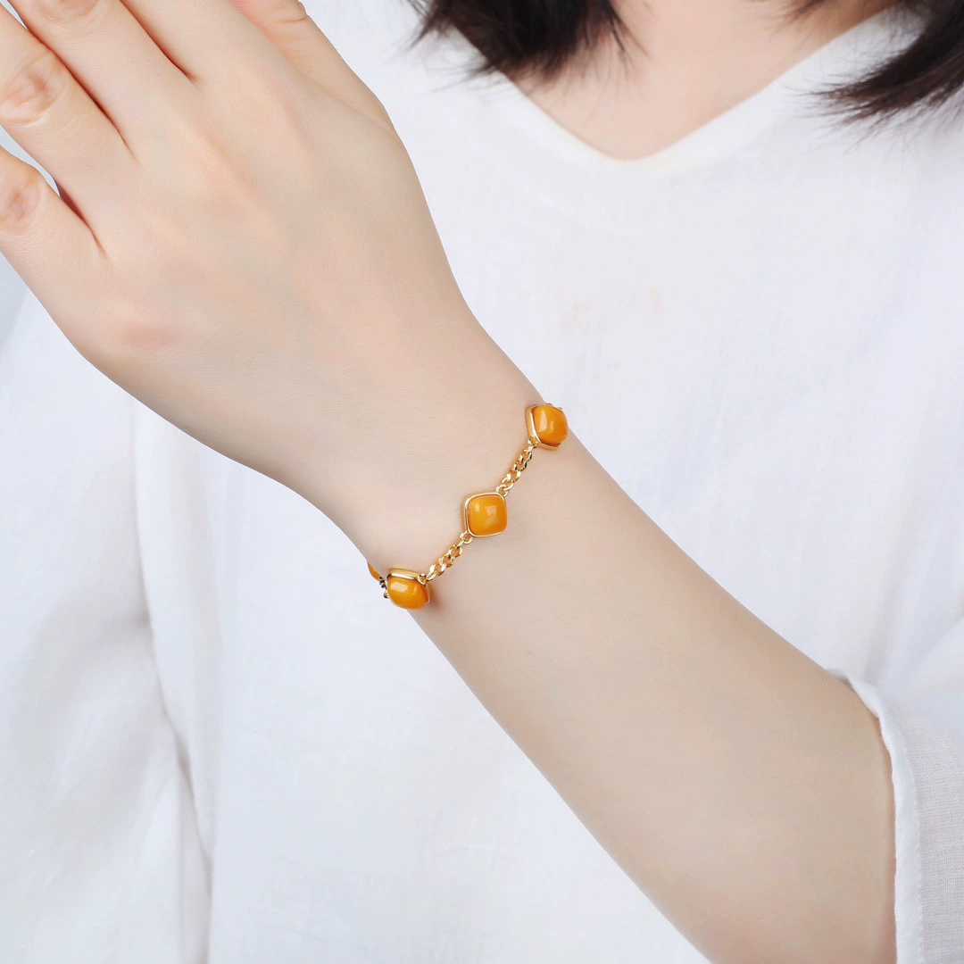 Amber Cast Light Cuban Chain Bracelet