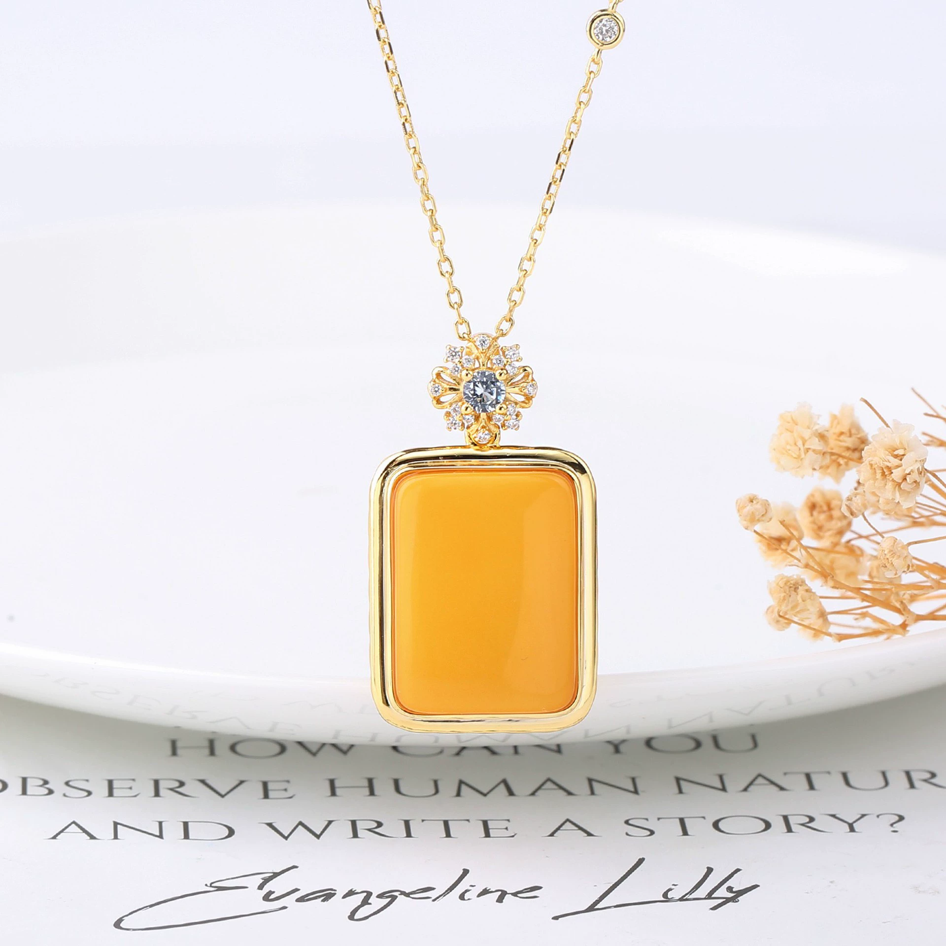 Amber Whisper Openwork Pendant - Vintage Tranquil Pendant - Veilgem