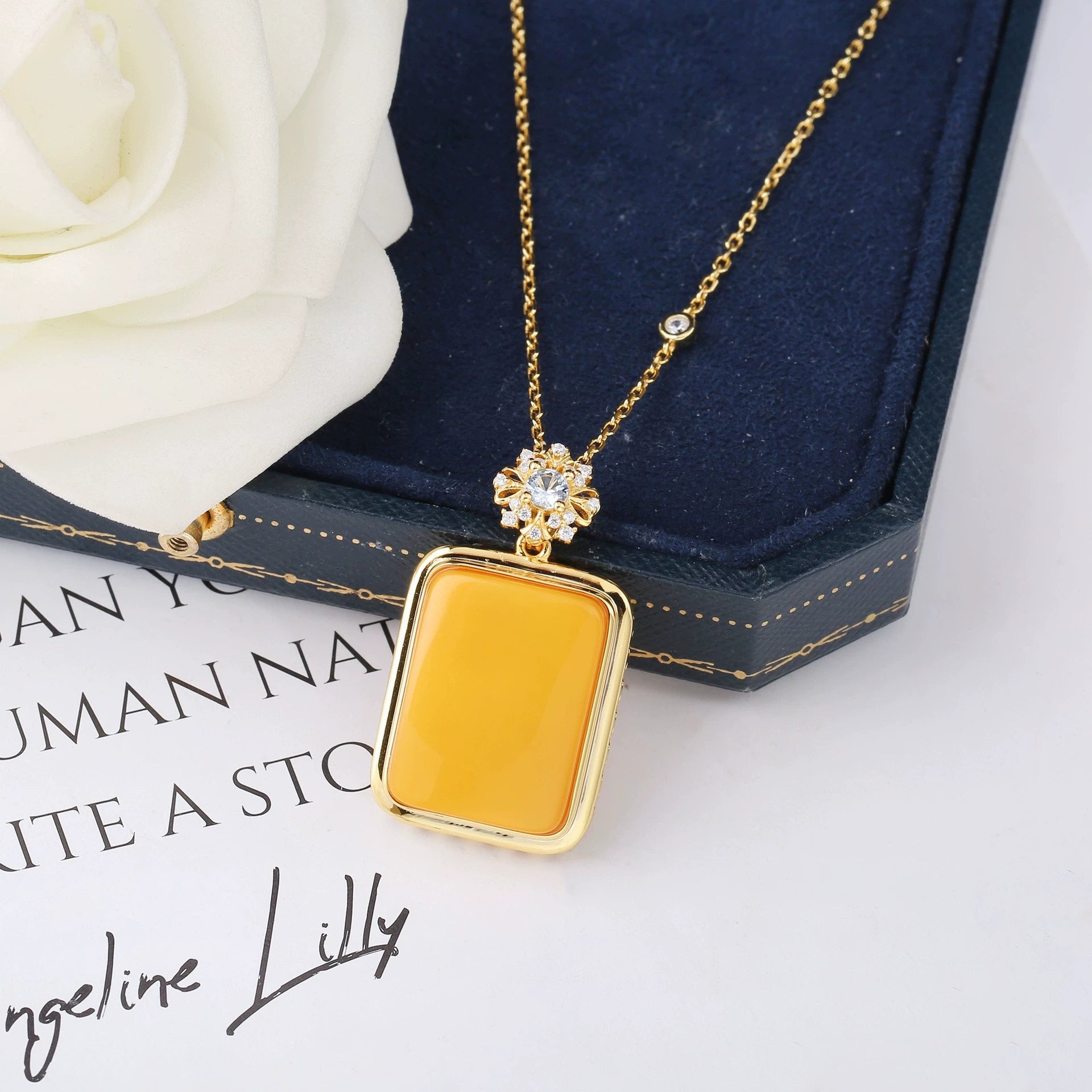 Amber Whisper Openwork Pendant - Vintage Tranquil Pendant - Veilgem