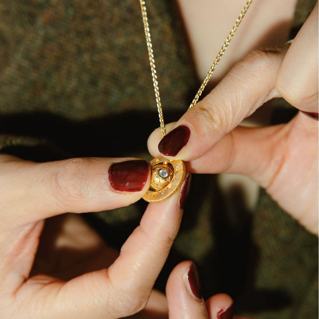 Starburst Double-Sided Rotating Pearl Necklace