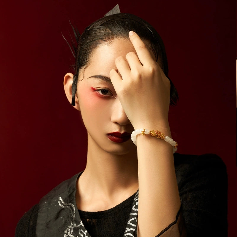 Warm Jade Embrace · Red & White Harmony Bracelet - Veilgem