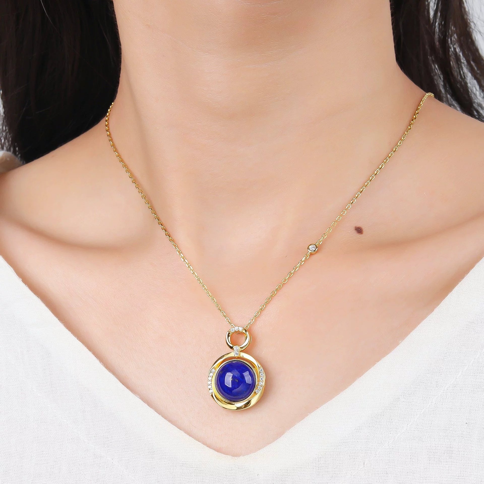 Celestial Embrace Lapis Lazuli Pendant Necklace - Veilgem