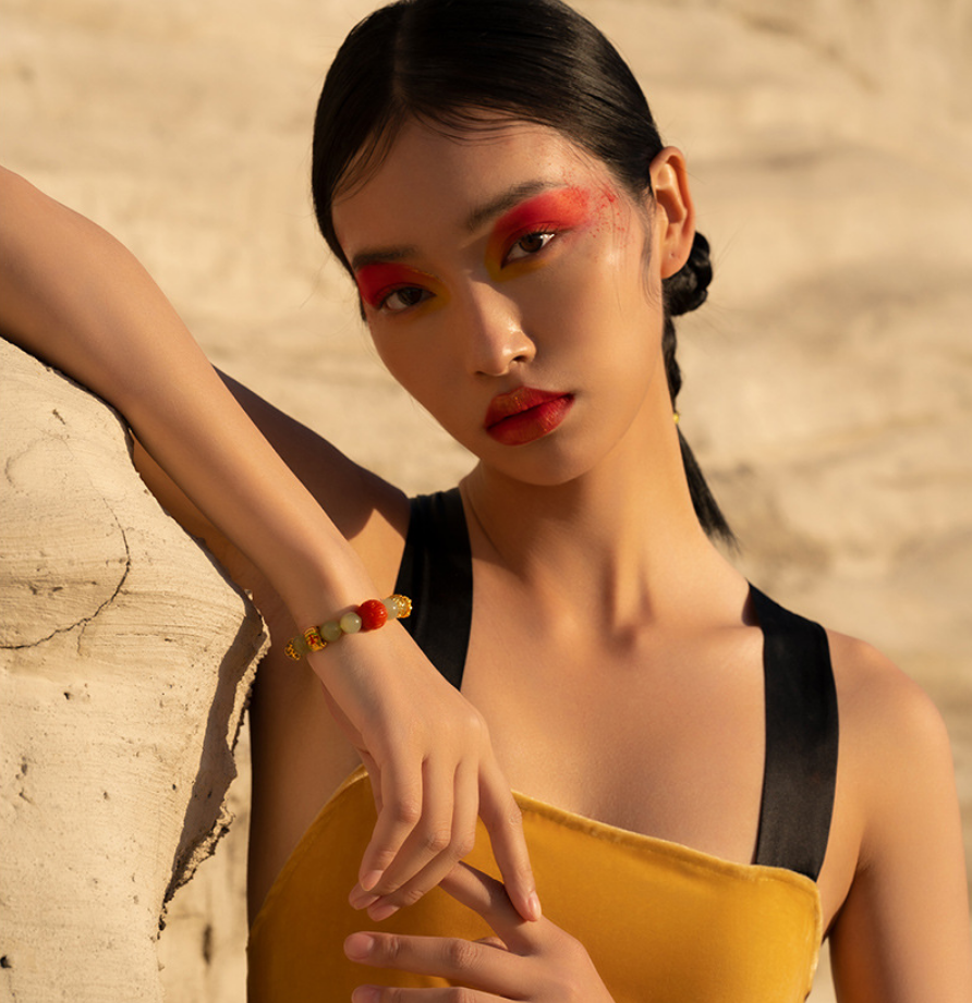 Sunny Water Serenity · Enamel Red Glow Bracelet - Veilgem