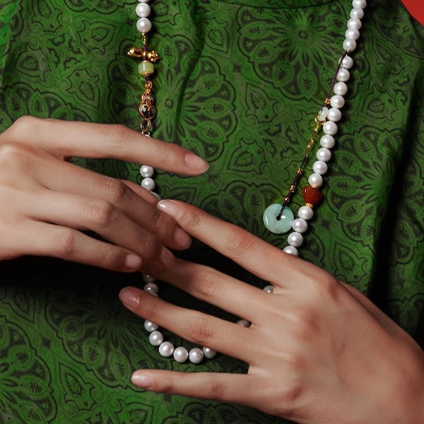 Opal Dawn - Pearl & Enamel Elegance Necklace - Veilgem